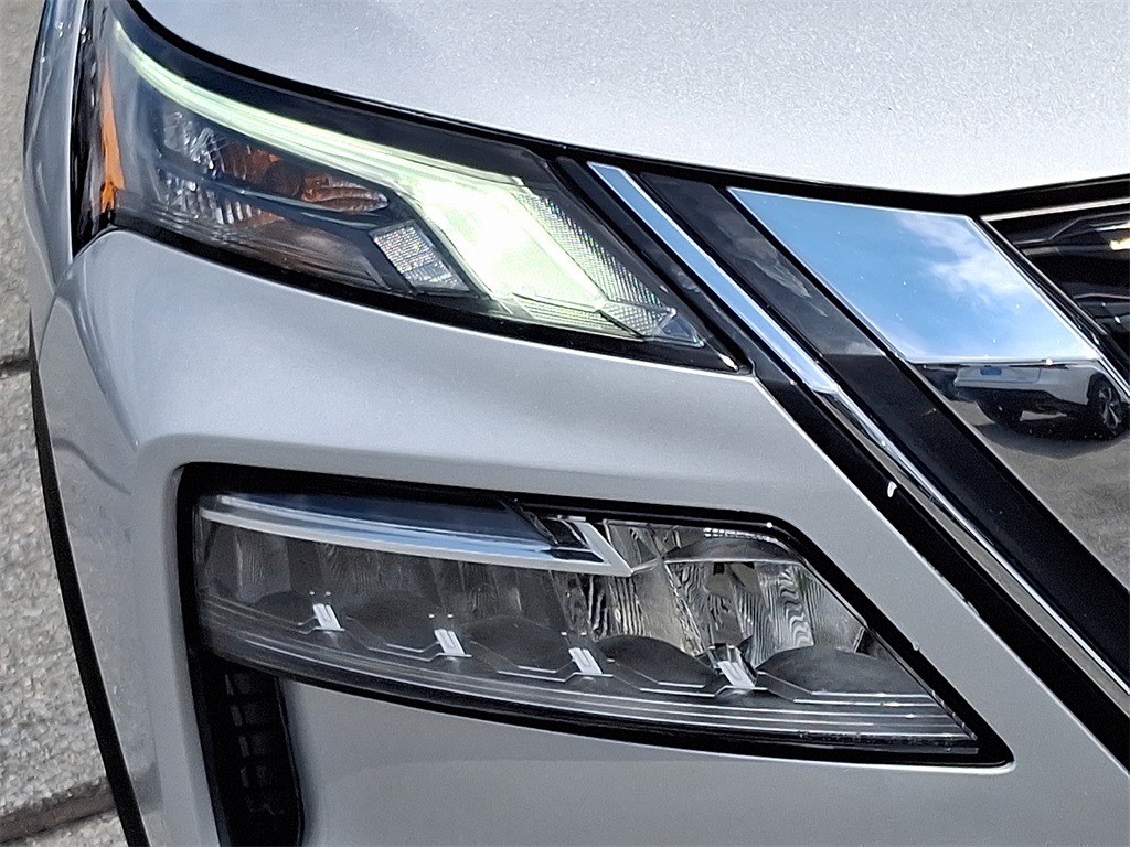 2021 Nissan Rogue SV - Photo 9