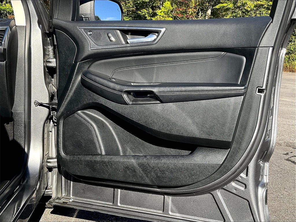 2023 Ford Edge Titanium - Photo 25