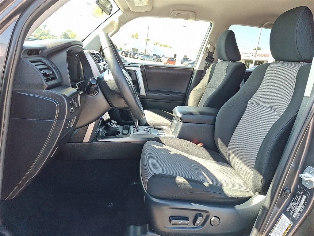 2016 Toyota 4Runner SR5 - Photo 14