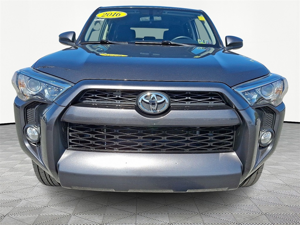 2016 Toyota 4Runner SR5 - Photo 2