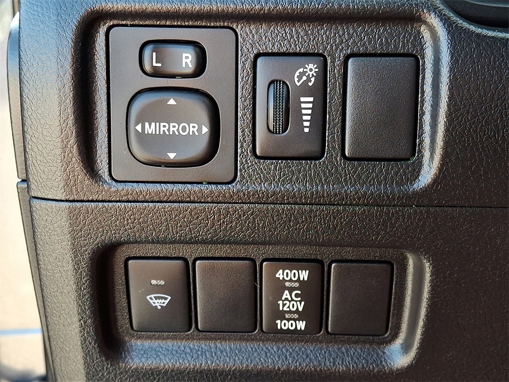 2016 Toyota 4Runner SR5 - Photo 25