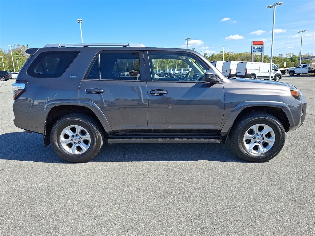2016 Toyota 4Runner SR5 - Photo 8