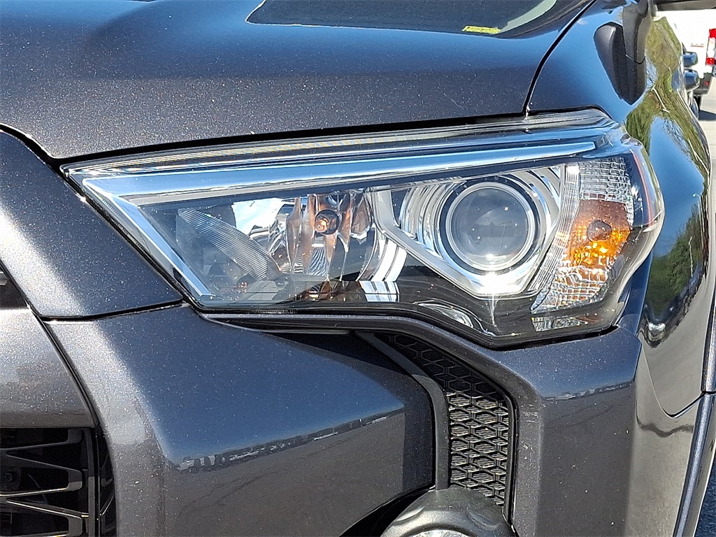 2016 Toyota 4Runner SR5 - Photo 10