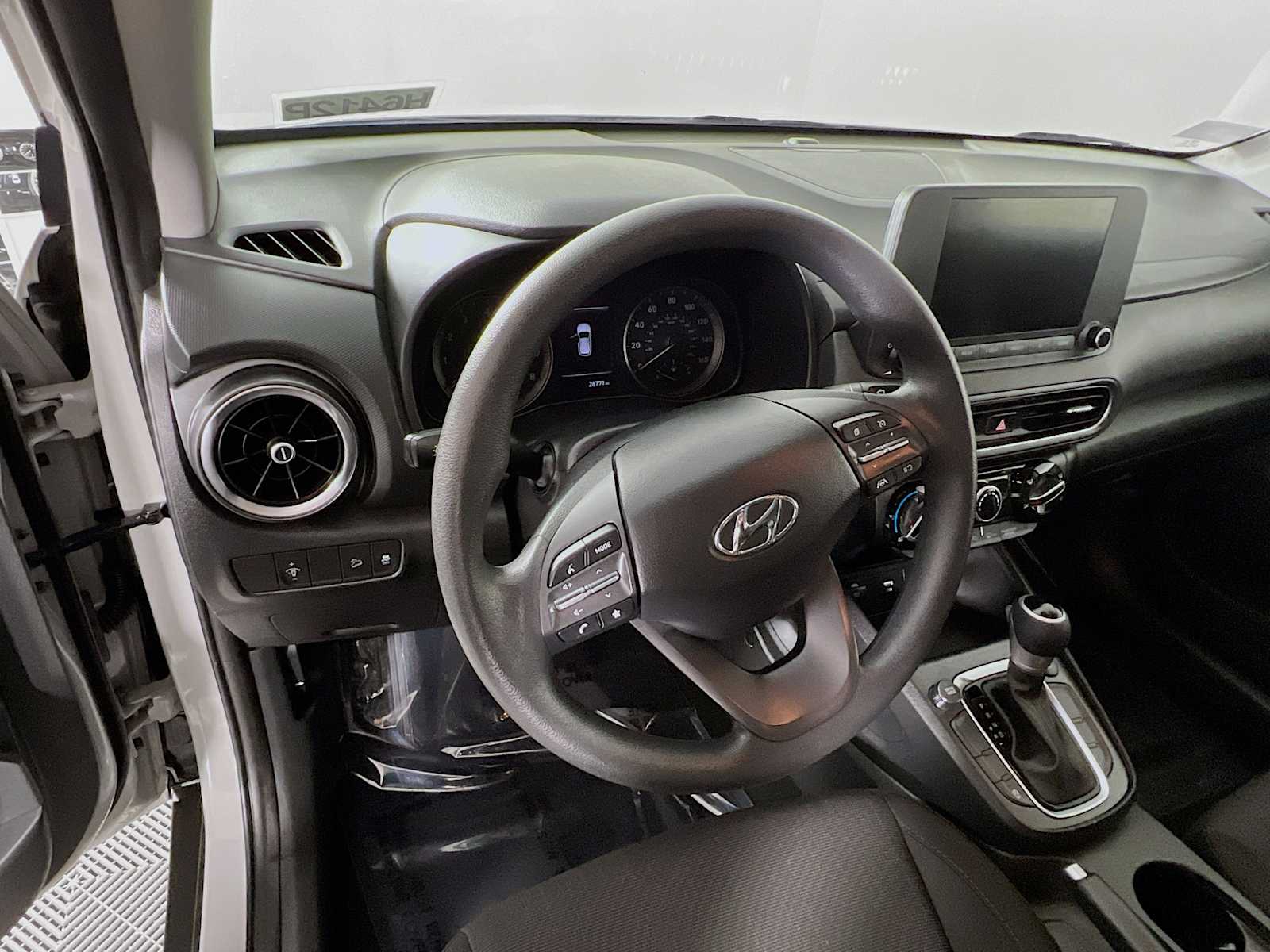 2022 Hyundai Kona SEL - Photo 11
