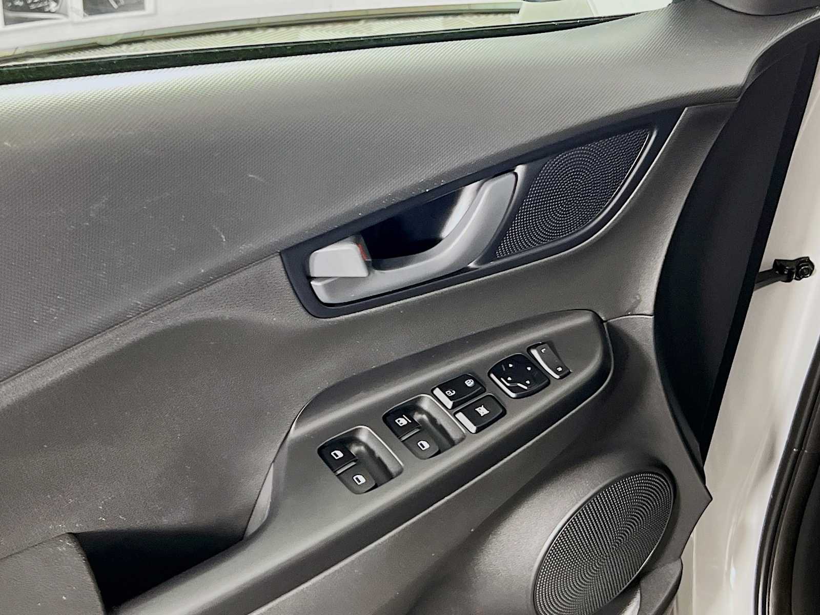 2022 Hyundai Kona SEL - Photo 17
