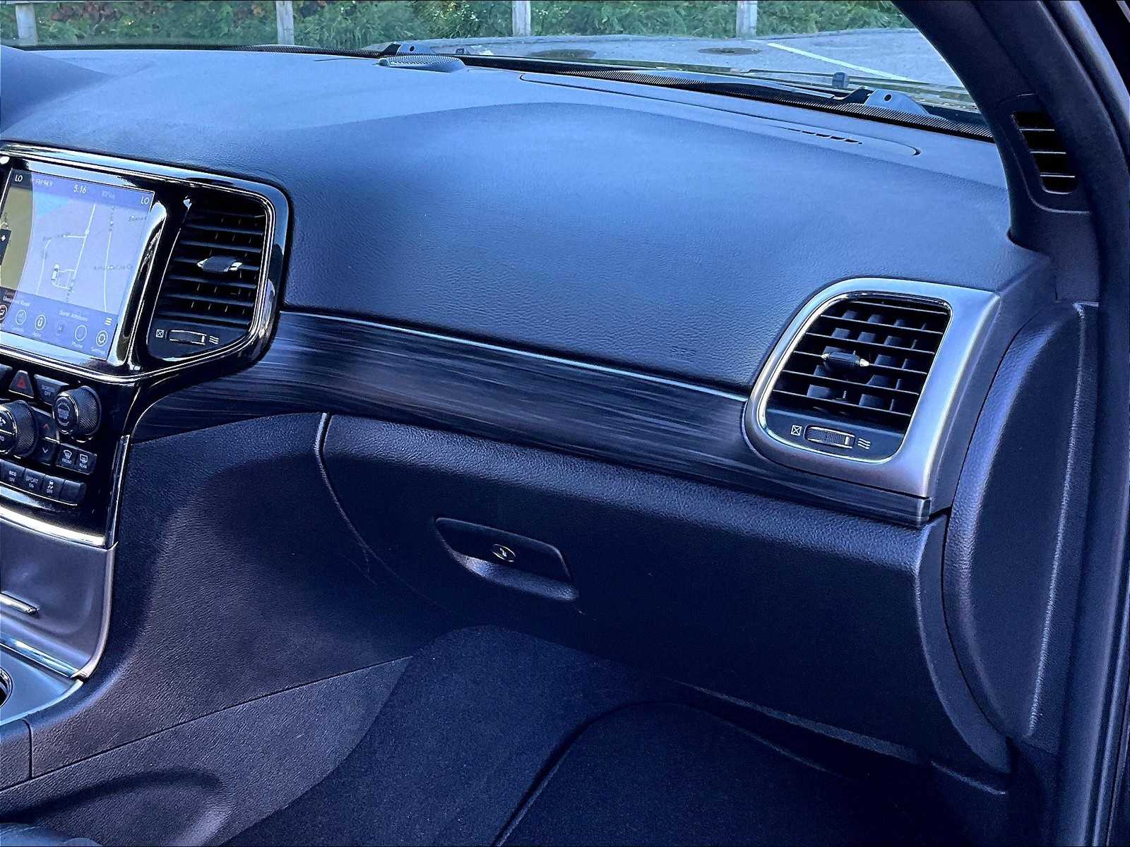 2020 Jeep Grand Cherokee Altitude - Photo 13