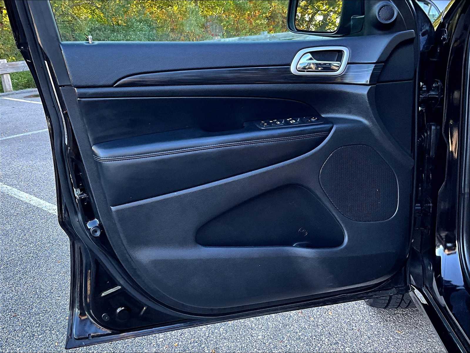 2020 Jeep Grand Cherokee Altitude - Photo 9