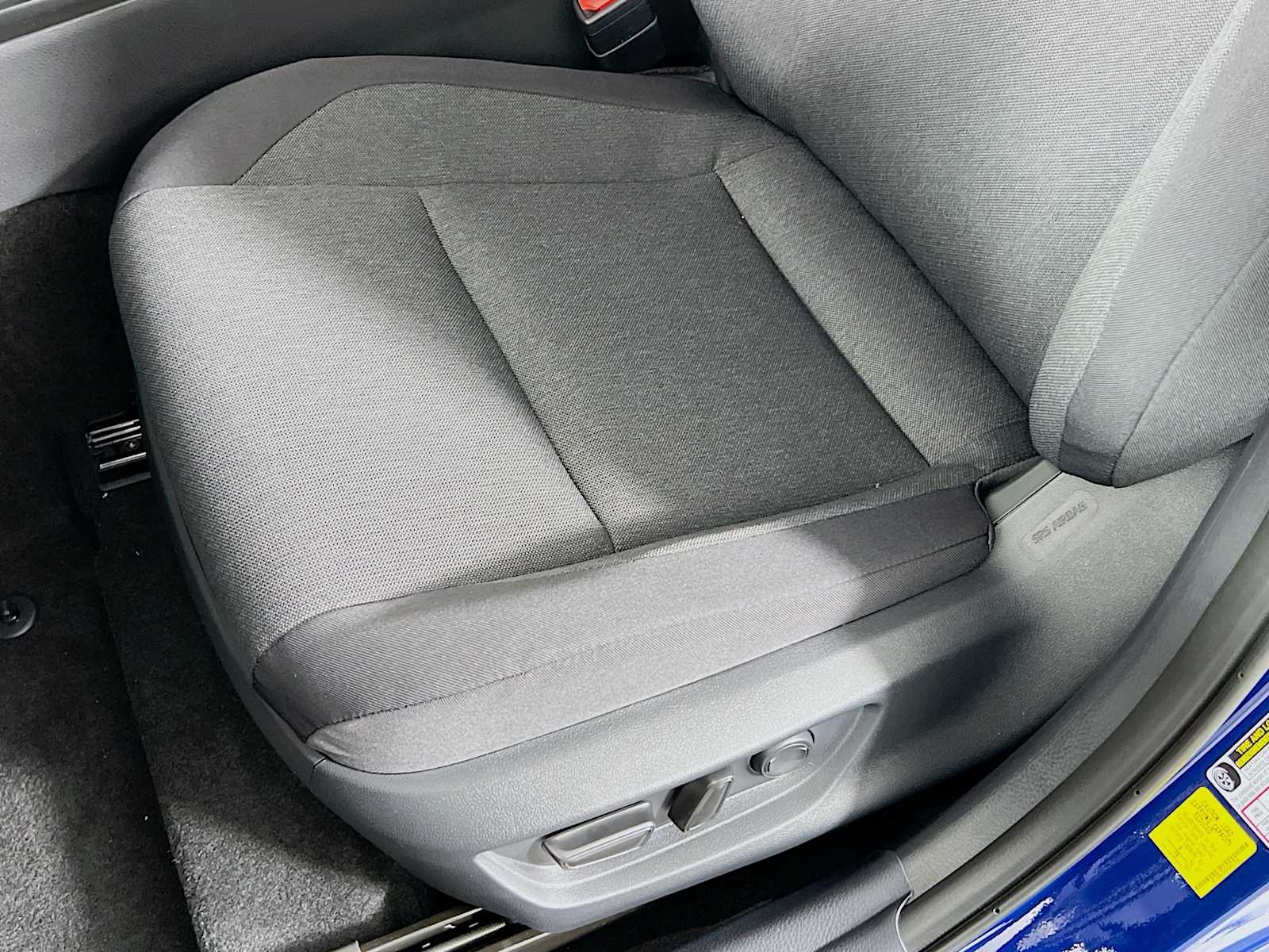 2025 Toyota Camry LE - Photo 17