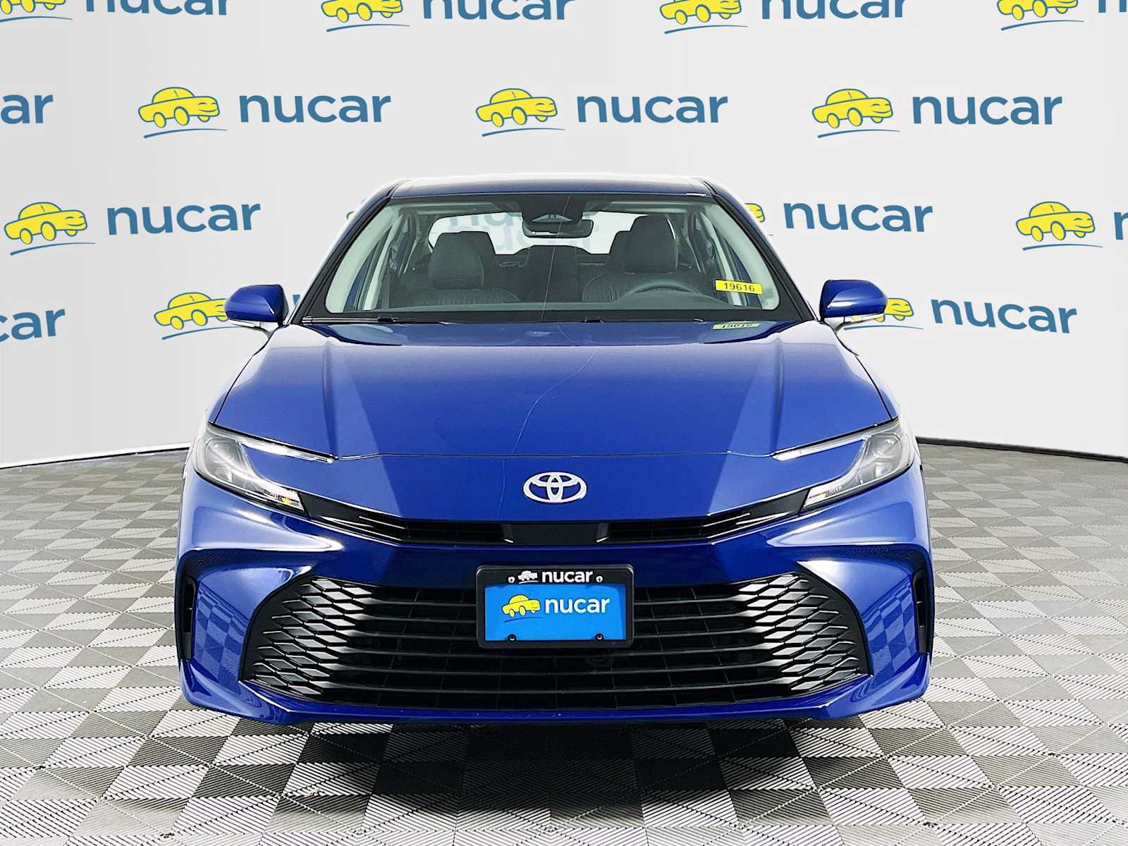 2025 Toyota Camry LE - Photo 2