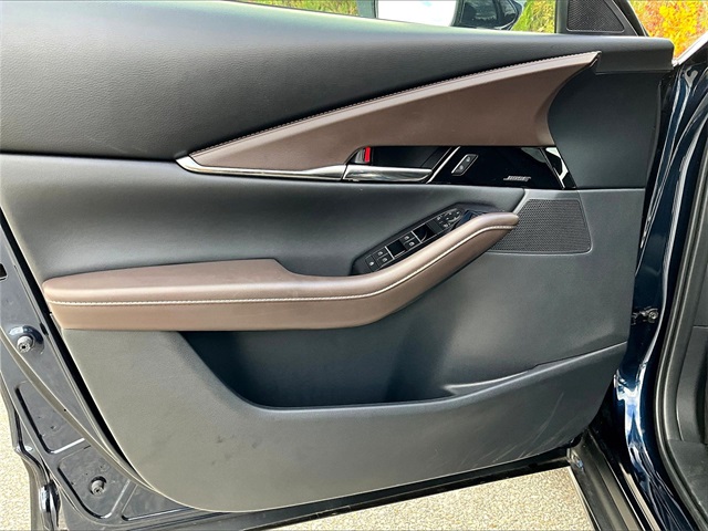 2025 Mazda CX-30 2.5 S Premium Package - Photo 9