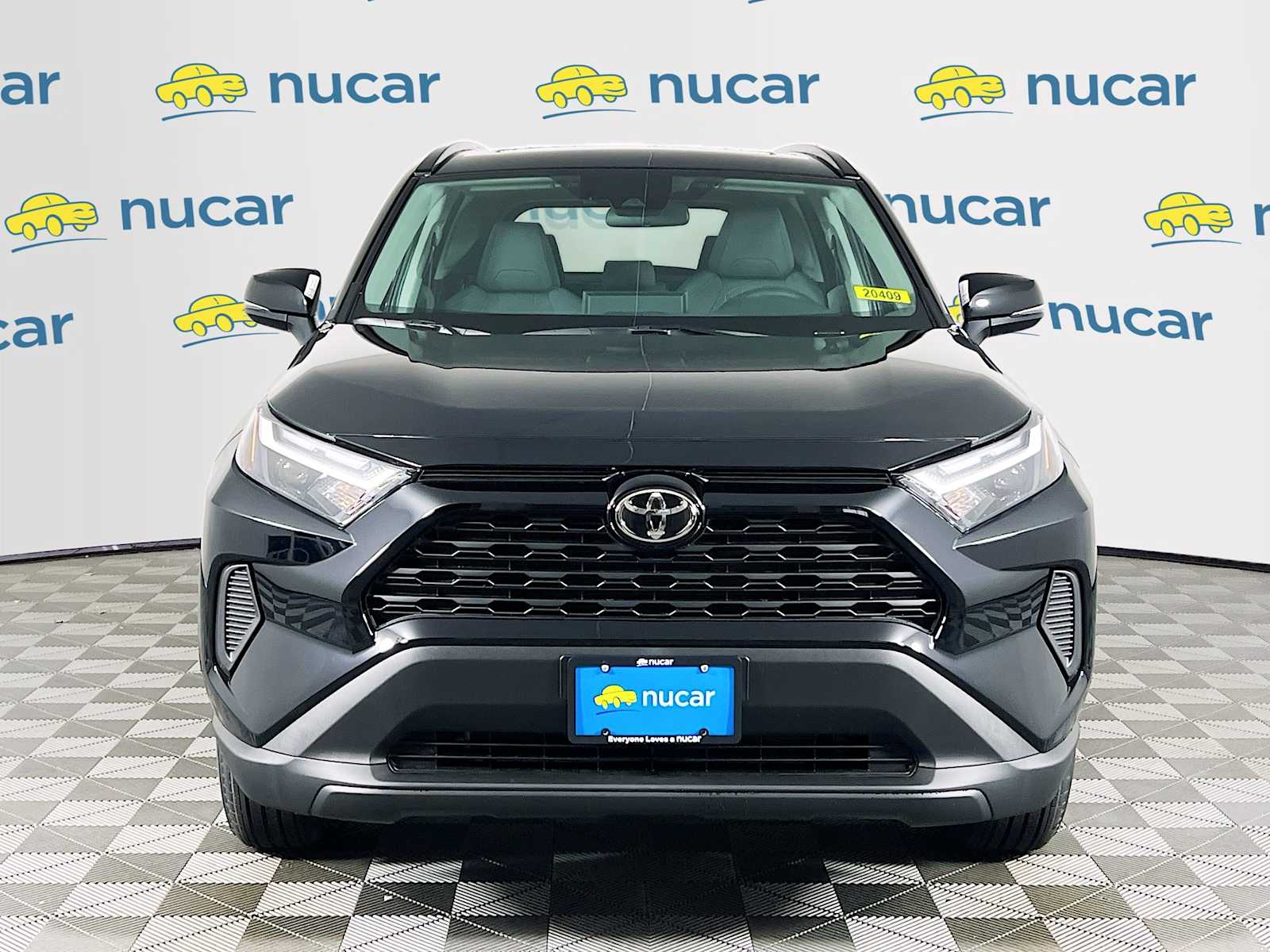 2025 Toyota RAV4 Hybrid XLE - Photo 2