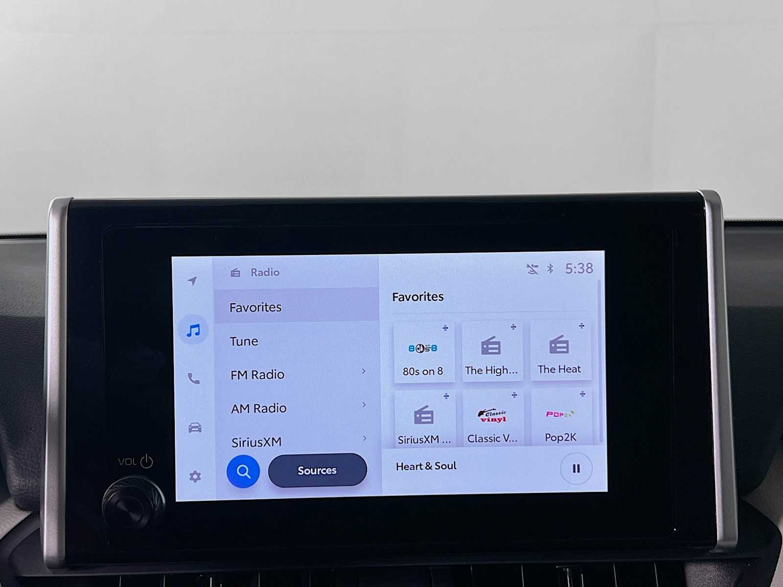 2025 Toyota RAV4 Hybrid XLE - Photo 8