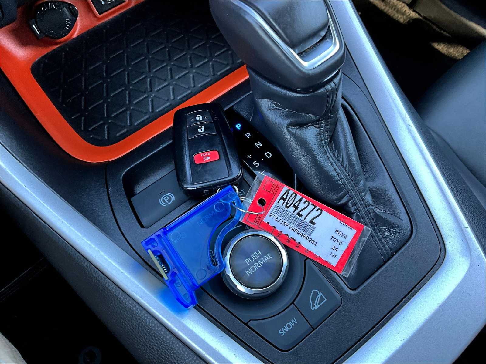2024 Toyota RAV4 Adventure - Photo 31