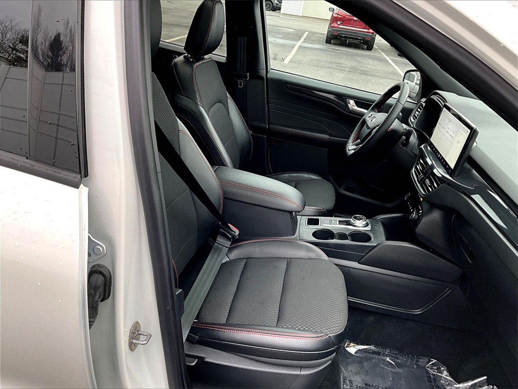 2024 Ford Escape ST-Line Select - Photo 11