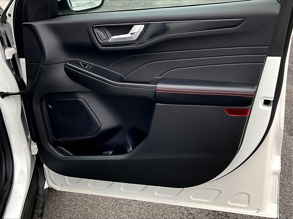 2024 Ford Escape ST-Line Select - Photo 12