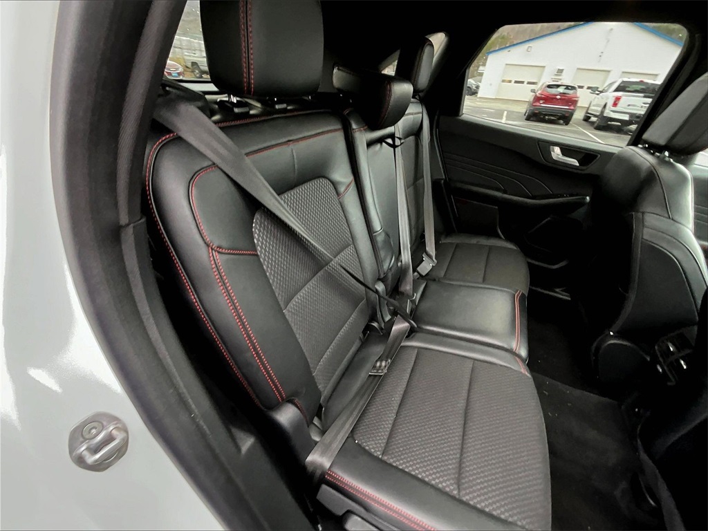 2024 Ford Escape ST-Line Select - Photo 16