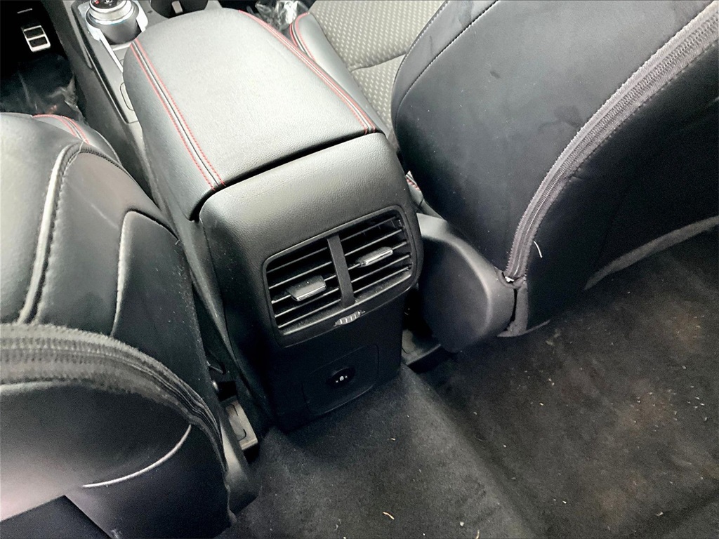 2024 Ford Escape ST-Line Select - Photo 28