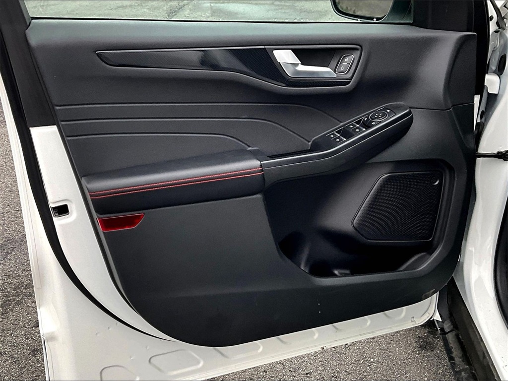 2024 Ford Escape ST-Line Select - Photo 9