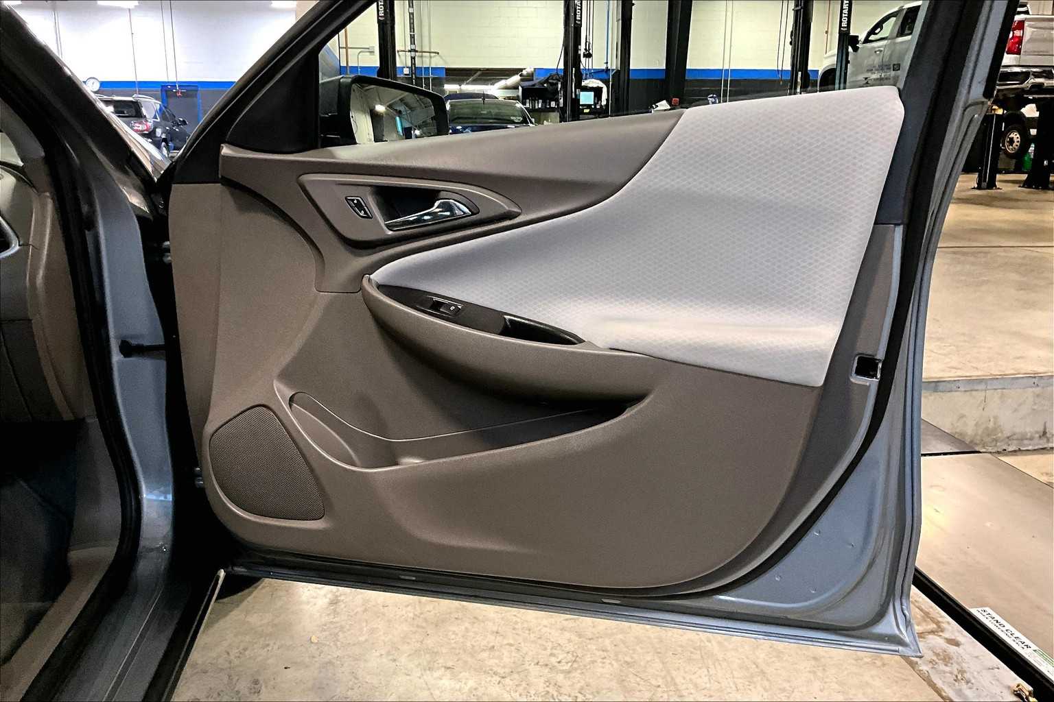 2023 Chevrolet Malibu LS - Photo 12
