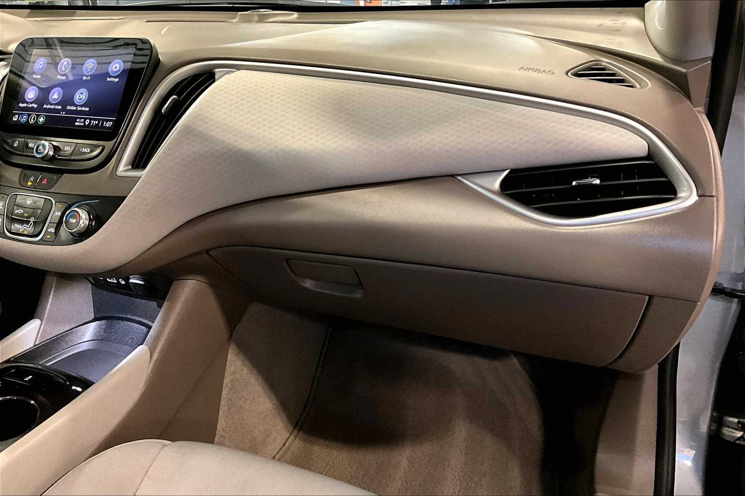 2023 Chevrolet Malibu LS - Photo 13