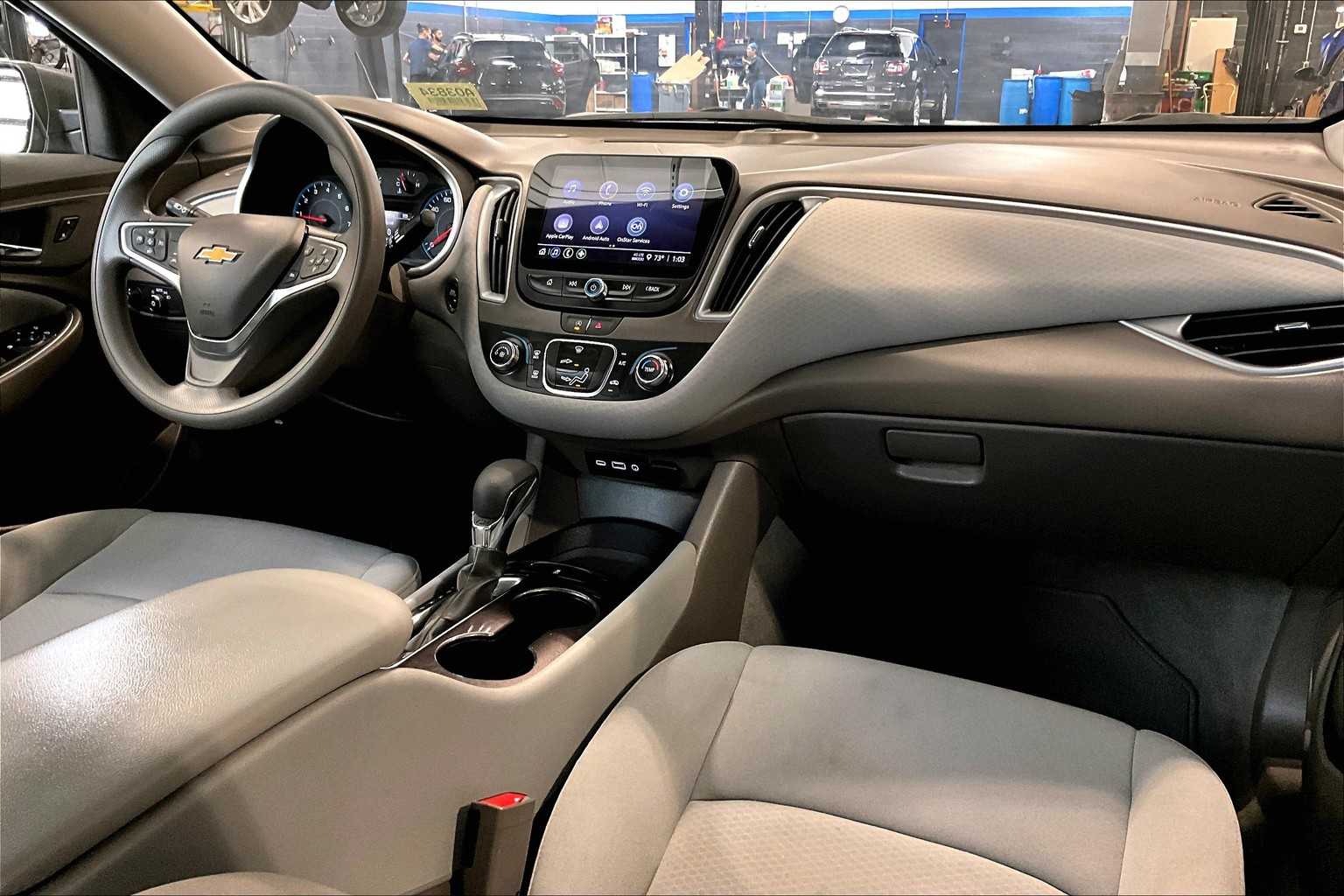 2023 Chevrolet Malibu LS - Photo 14