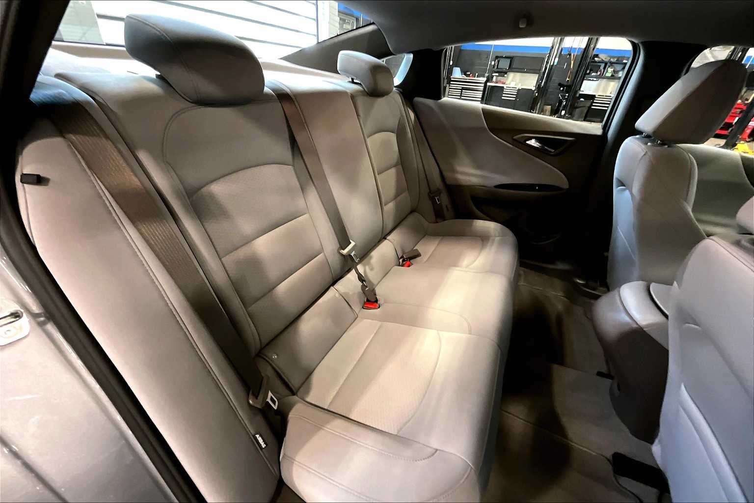 2023 Chevrolet Malibu LS - Photo 16