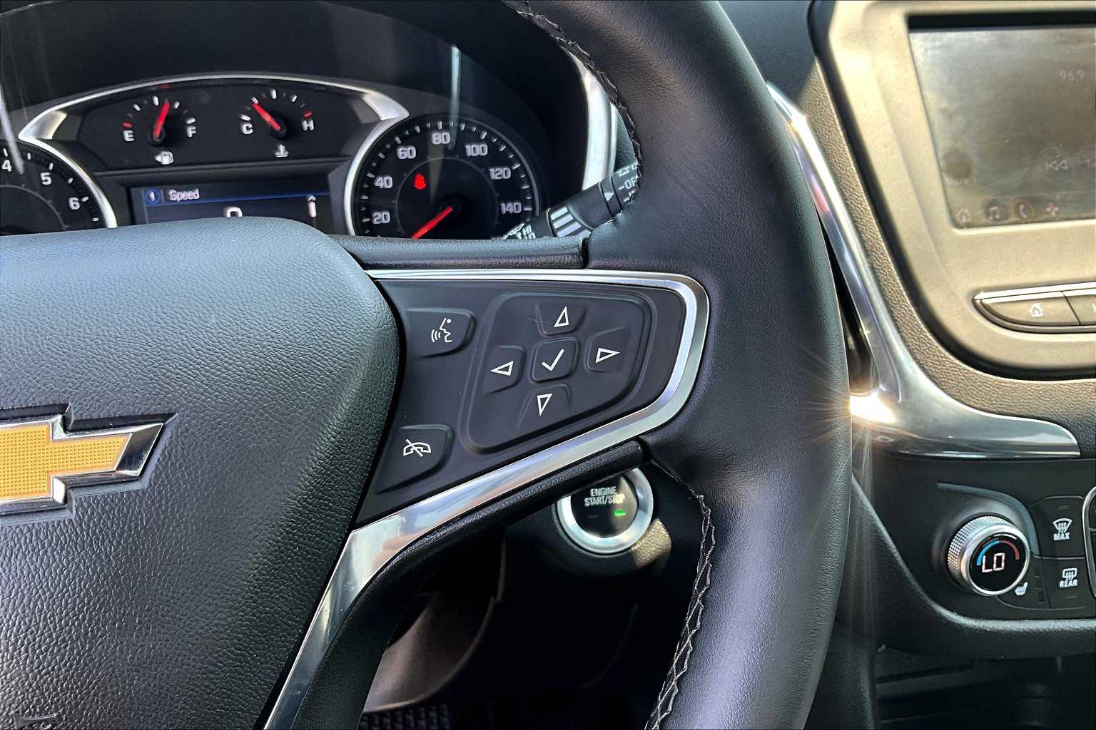 2023 Chevrolet Equinox LT - Photo 23