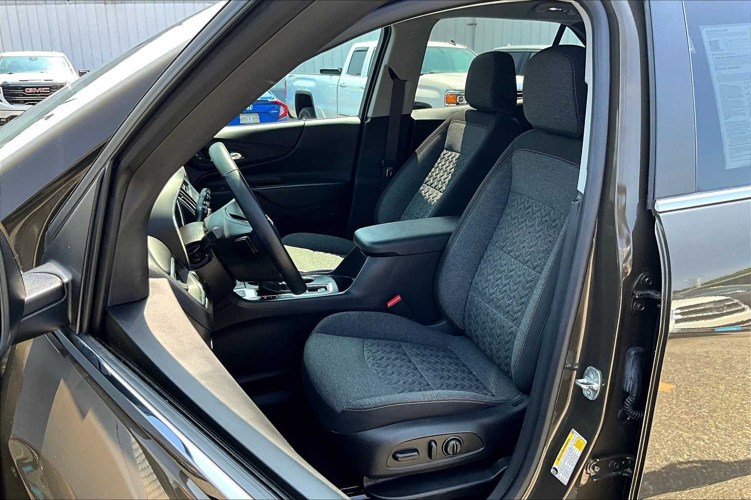 2023 Chevrolet Equinox LT - Photo 10