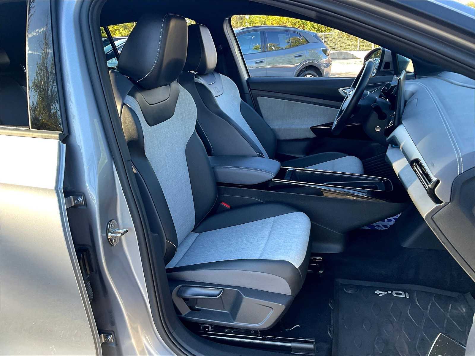2023 Volkswagen ID.4 Pro - Photo 11