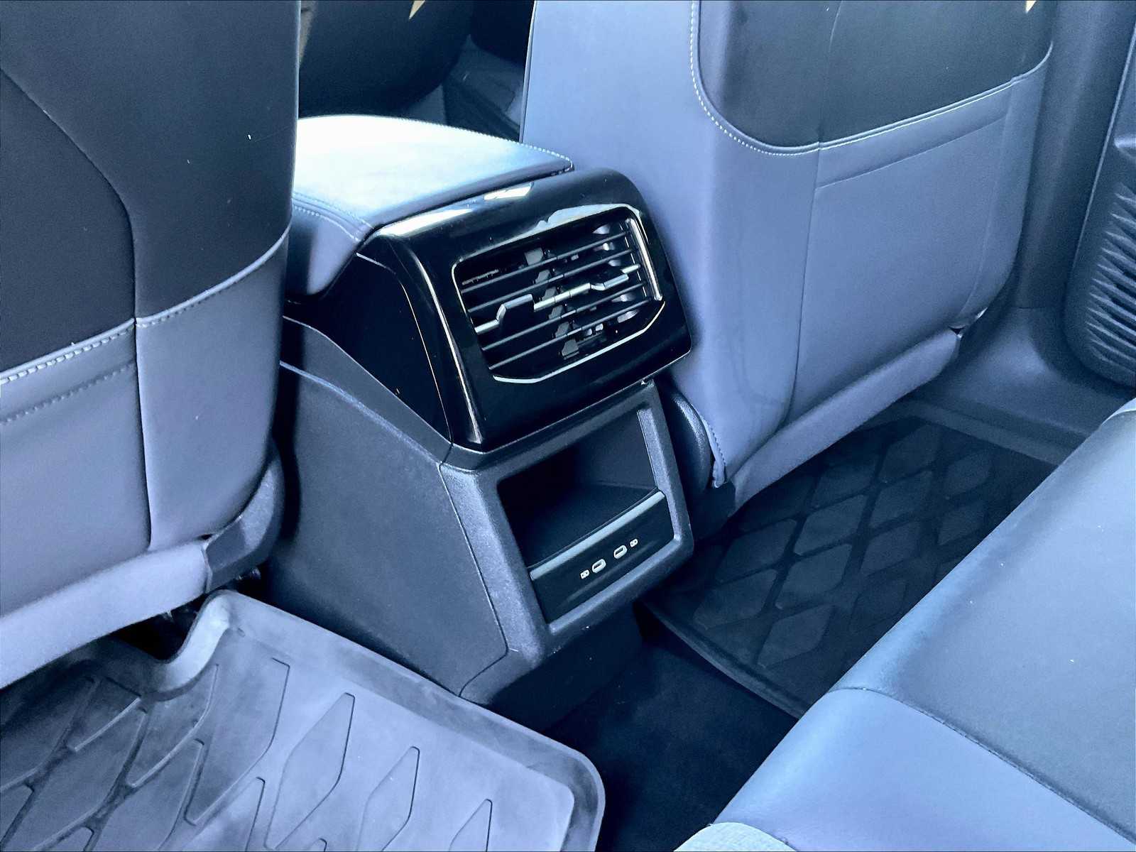2023 Volkswagen ID.4 Pro - Photo 26