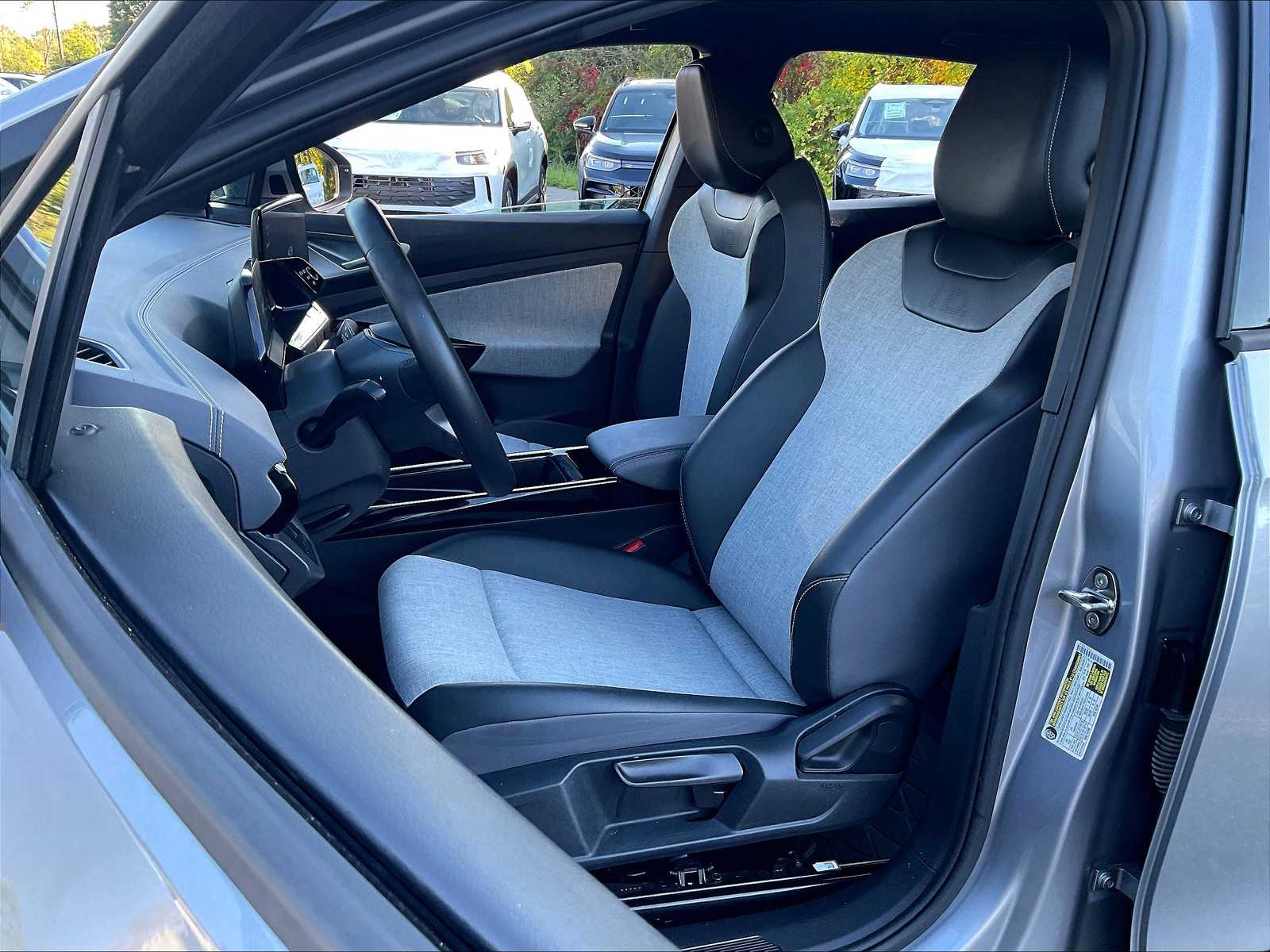 2023 Volkswagen ID.4 Pro - Photo 10