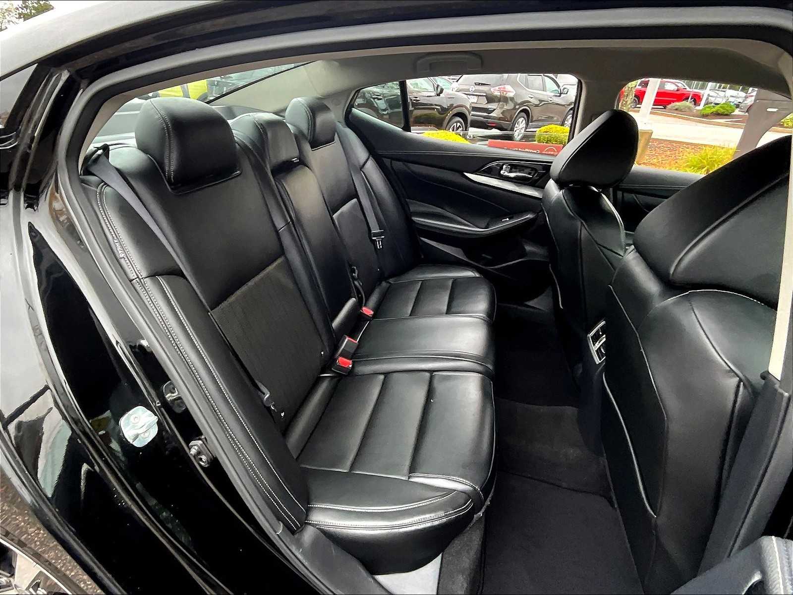 2023 Nissan Maxima SV - Photo 16