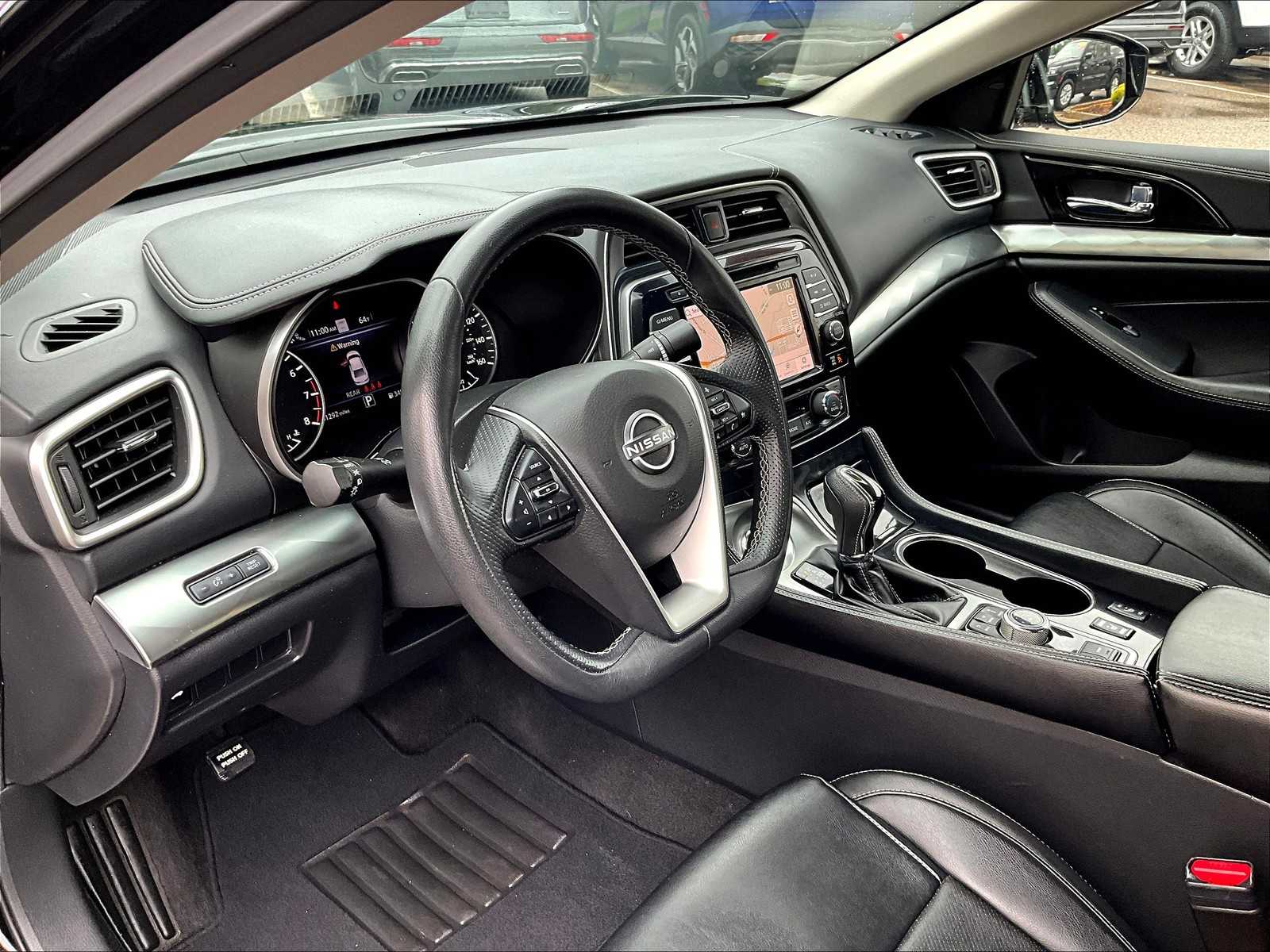 2023 Nissan Maxima SV - Photo 8