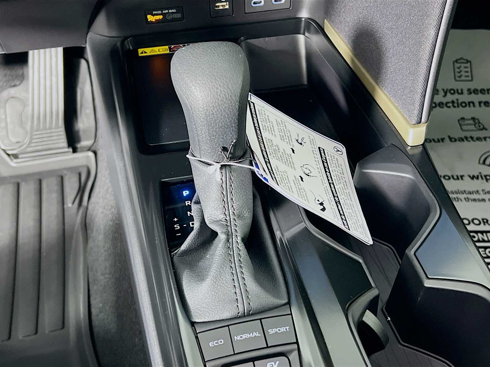 2025 Toyota Camry LE - Photo 11