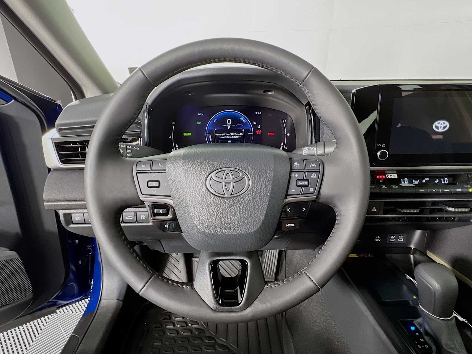 2025 Toyota Camry LE - Photo 7