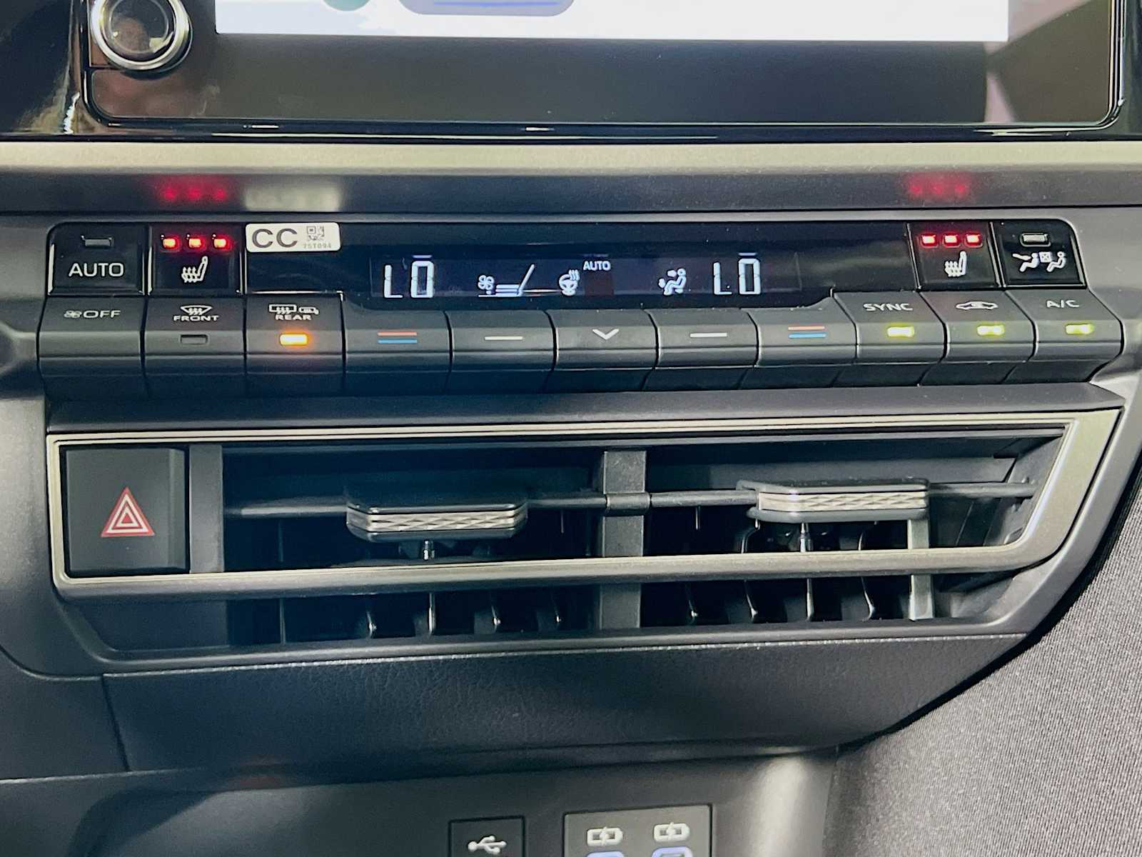 2025 Toyota Camry LE - Photo 10
