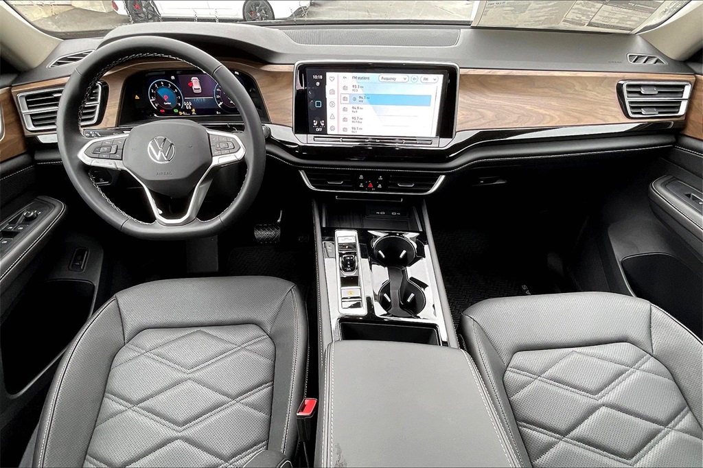 2025 Volkswagen Atlas 2.0T SE w/Technology - Photo 12