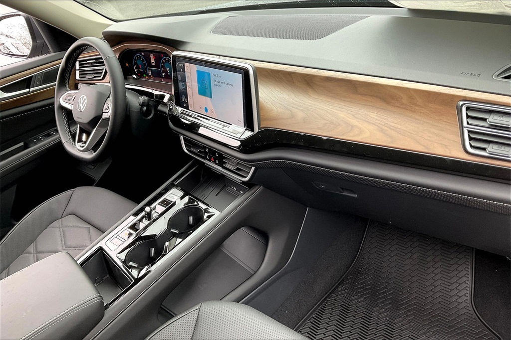 2025 Volkswagen Atlas 2.0T SE w/Technology - Photo 10