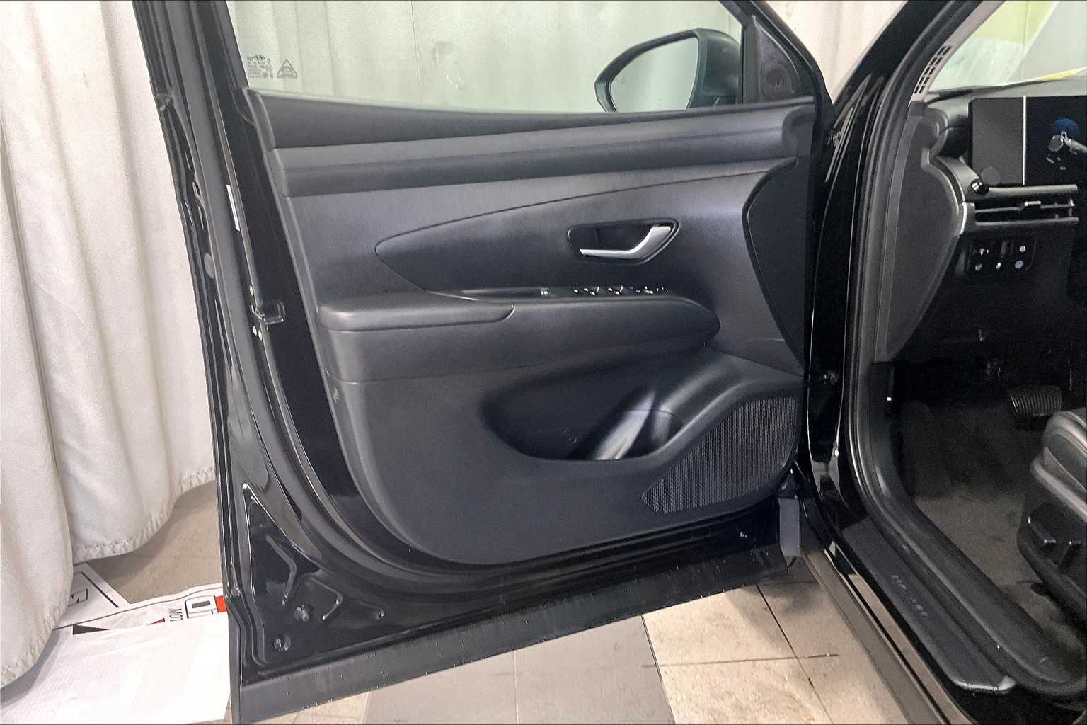 2025 Hyundai Tucson Hybrid SEL Convenience - Photo 9
