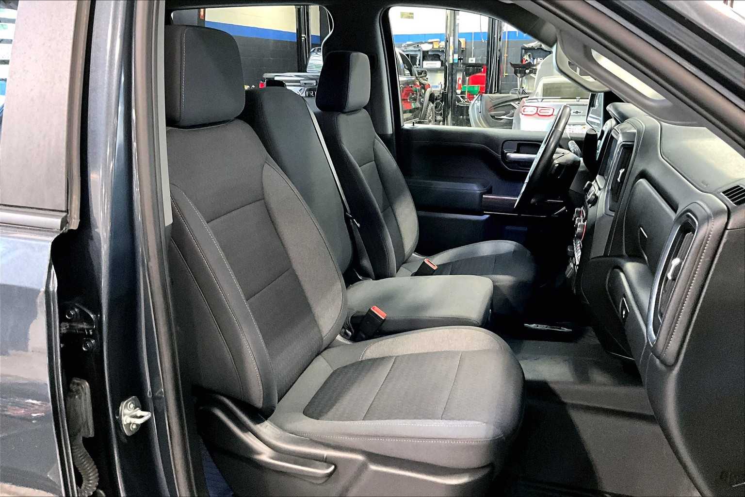 2021 Chevrolet Silverado 1500 RST - Photo 11