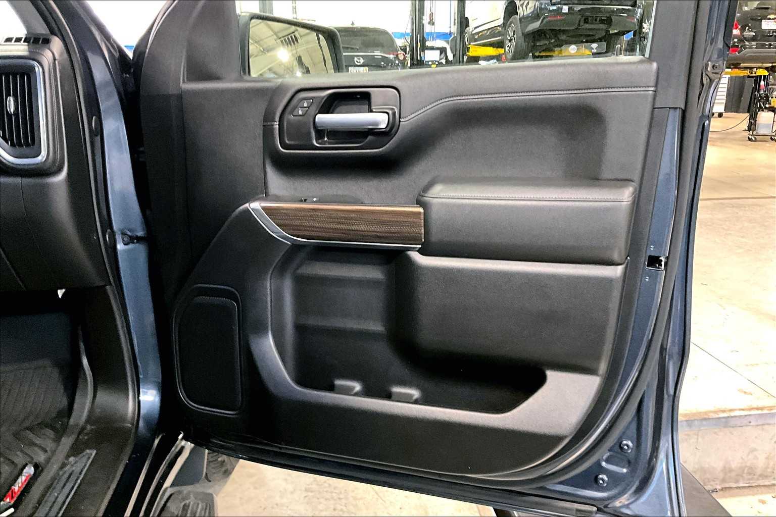 2021 Chevrolet Silverado 1500 RST - Photo 12