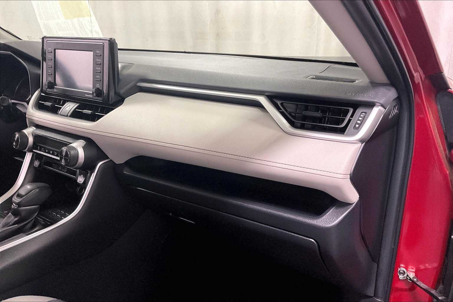 2021 Toyota RAV4 XLE Premium - Photo 13