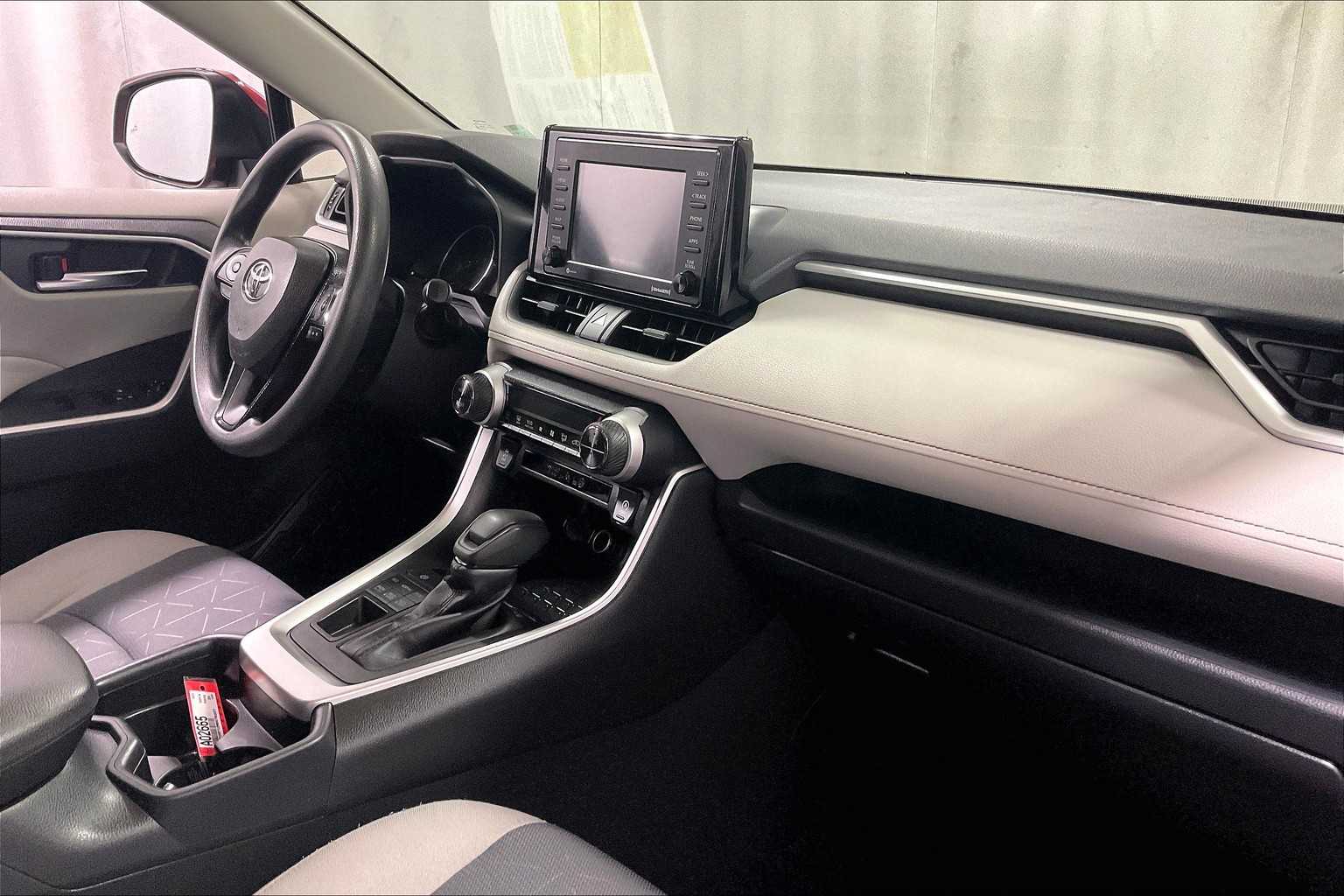 2021 Toyota RAV4 XLE Premium - Photo 14
