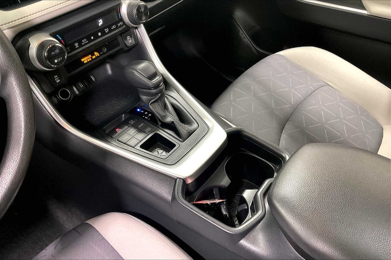 2021 Toyota RAV4 XLE Premium - Photo 20