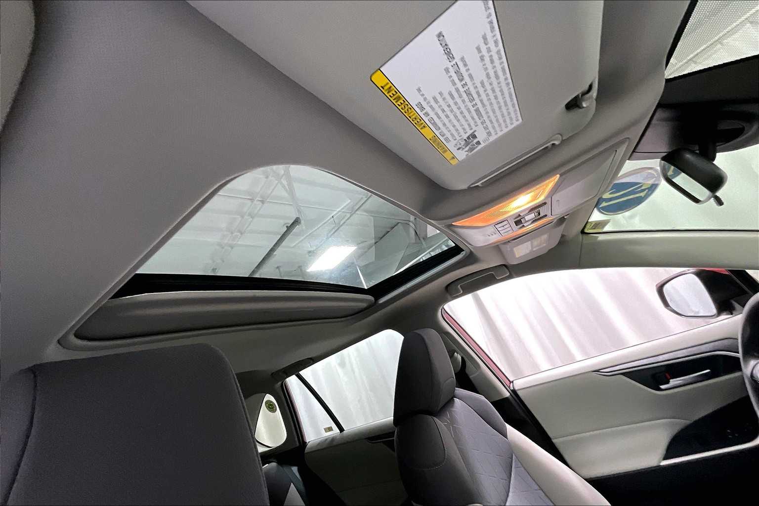 2021 Toyota RAV4 XLE Premium - Photo 22