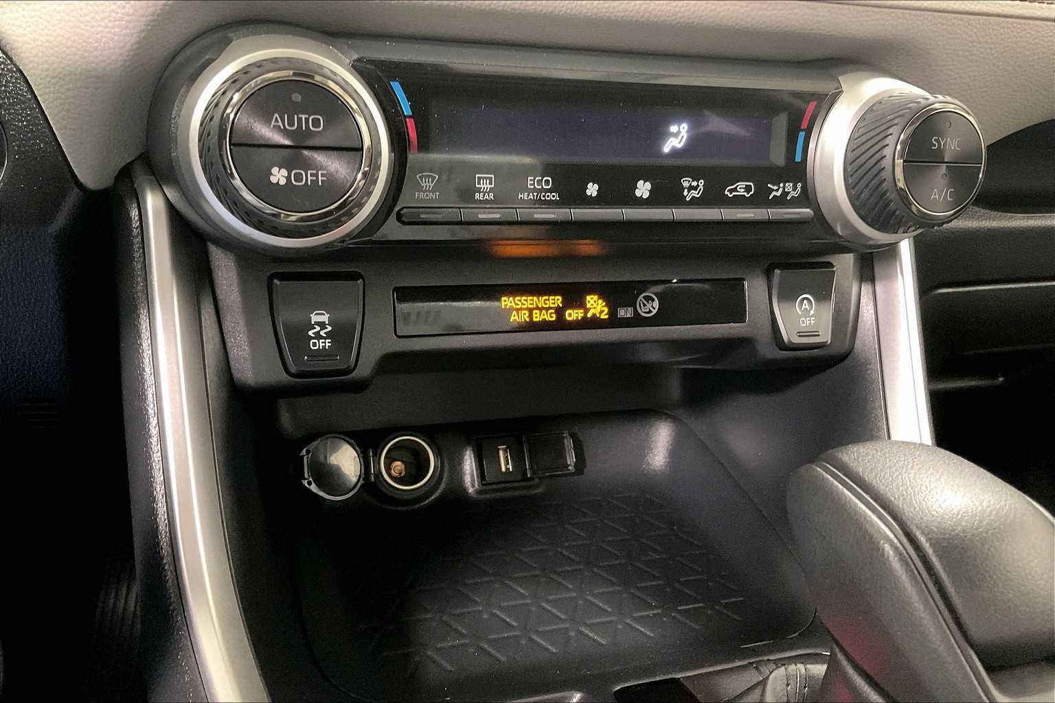 2021 Toyota RAV4 XLE Premium - Photo 26