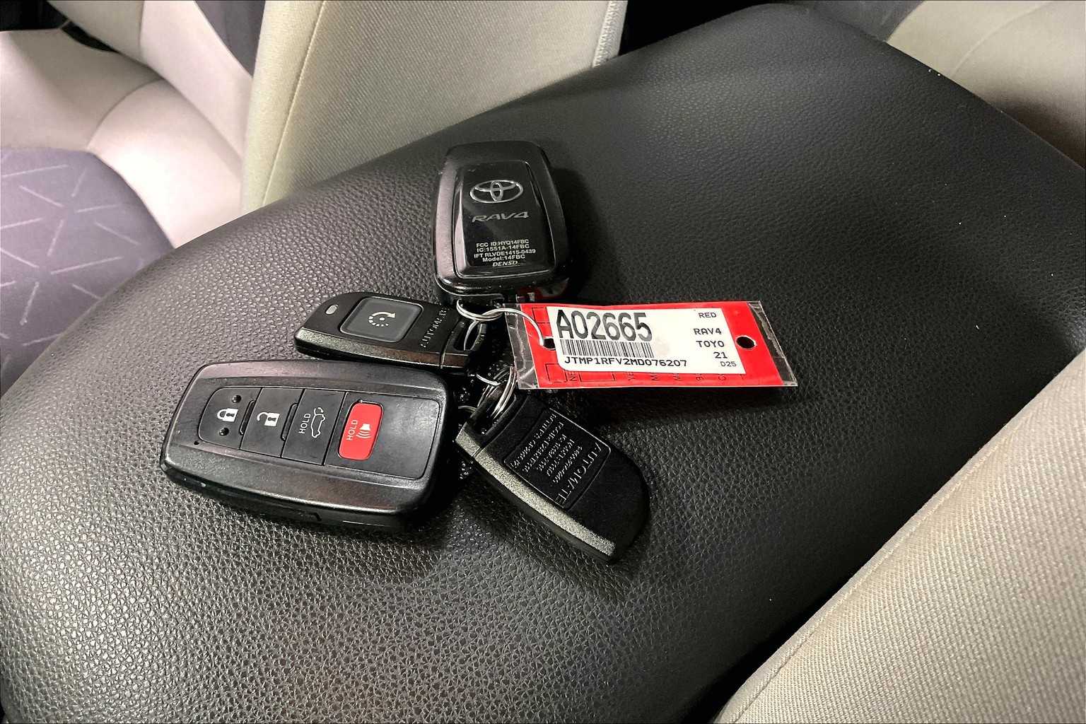 2021 Toyota RAV4 XLE Premium - Photo 31