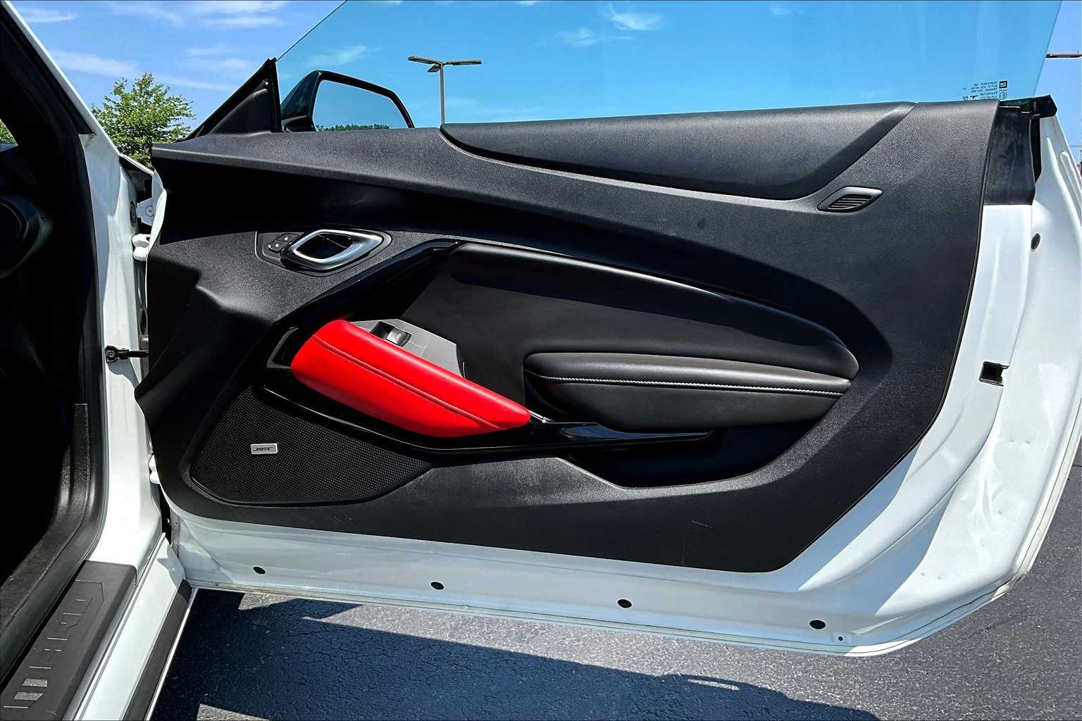 2021 Chevrolet Camaro 1LT - Photo 12