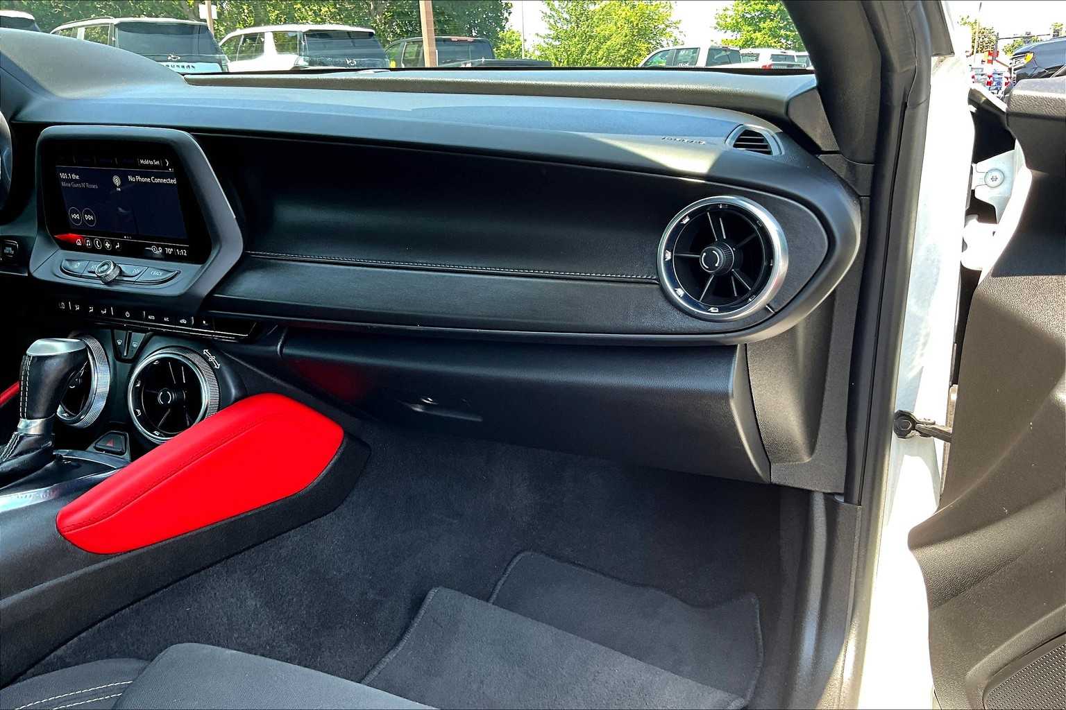 2021 Chevrolet Camaro 1LT - Photo 13