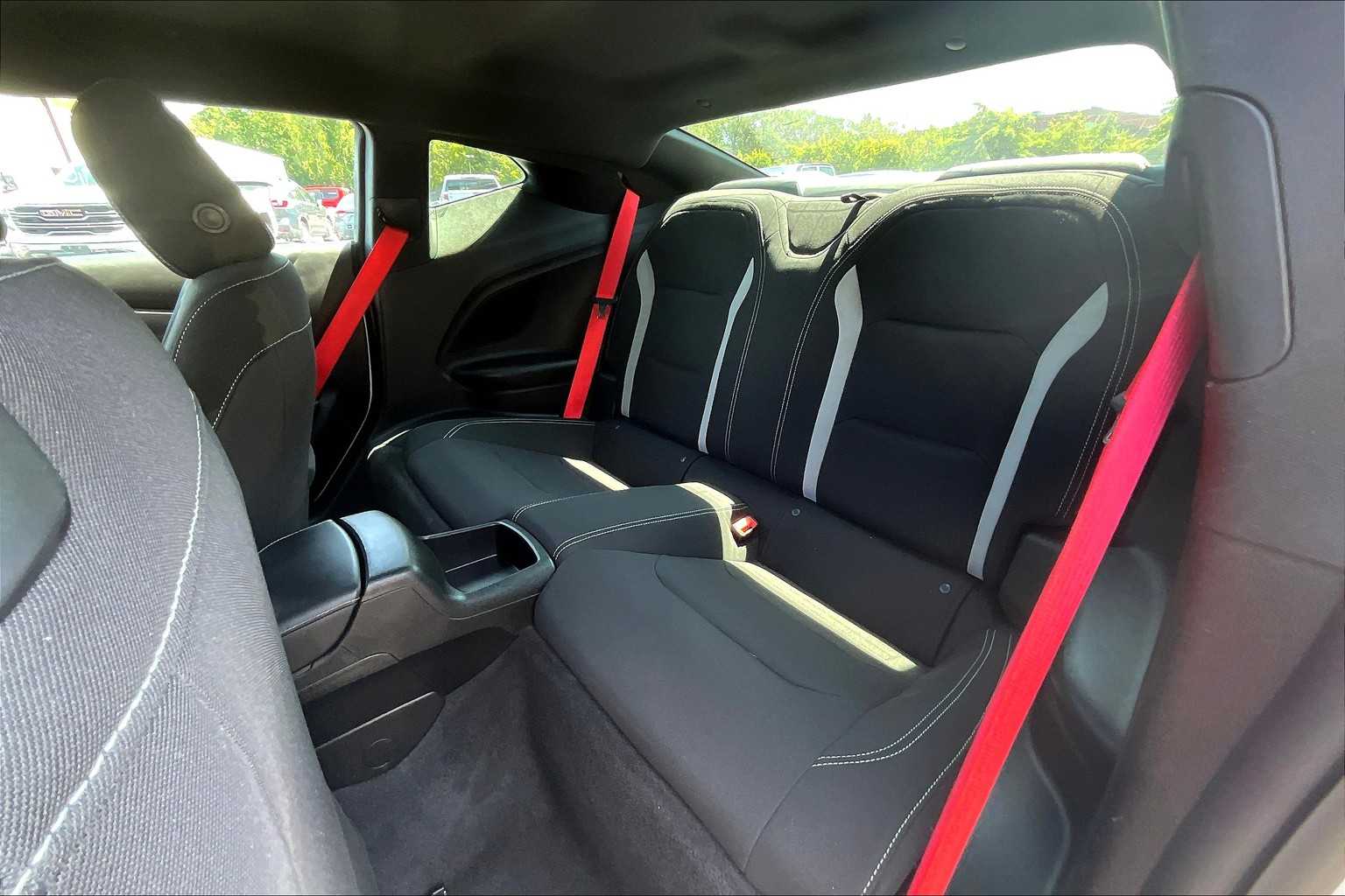2021 Chevrolet Camaro 1LT - Photo 14
